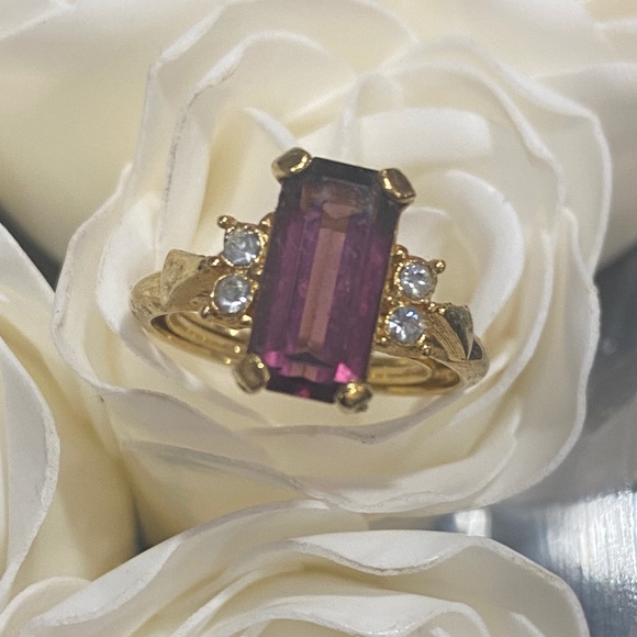 Jewelry - Size 5-7 Has Ring Sizer in it Purple Stone